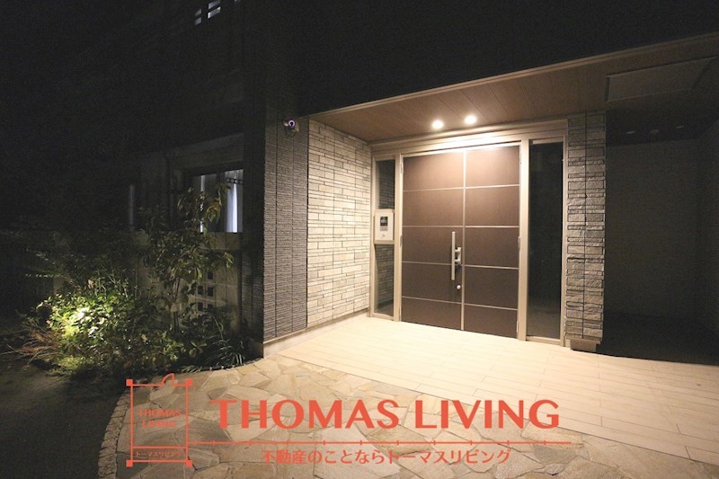 エントランス　安心と安全のオートロックが備わっている物件です。