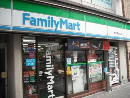 コンビニ　ファミリーマート 駒込霜降橋店（コンビニ）まで106m