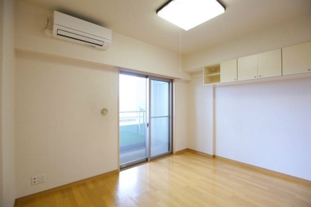 居室・リビング　内見予約受付中、お気軽にお問い合わせください。【0037-6