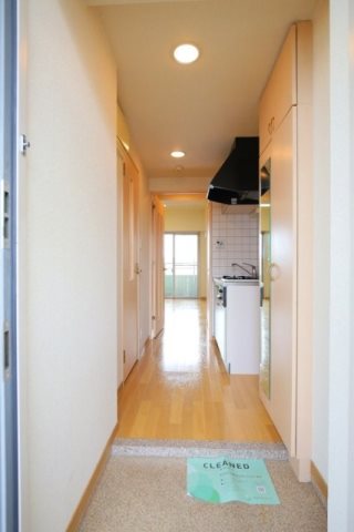 玄関　内見予約受付中、お気軽にお問い合わせください。【0037-6