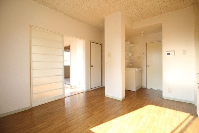 その他部屋・スペース　明るい色調の室内です