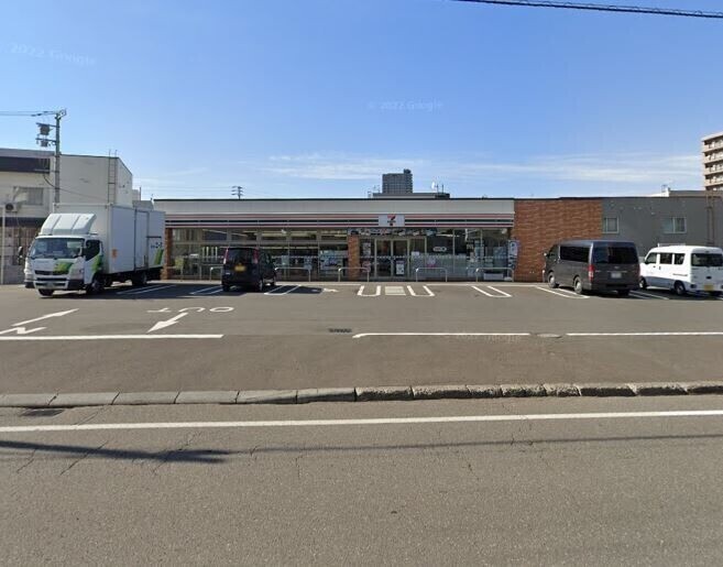 コンビニ　セブンイレブン東札幌1条4丁目店（コンビニ）まで140m