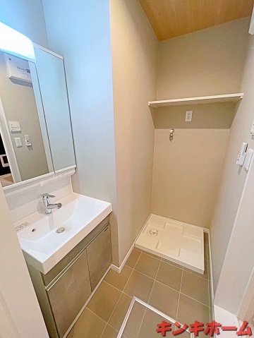 洗面設備　写真は別のお部屋です。