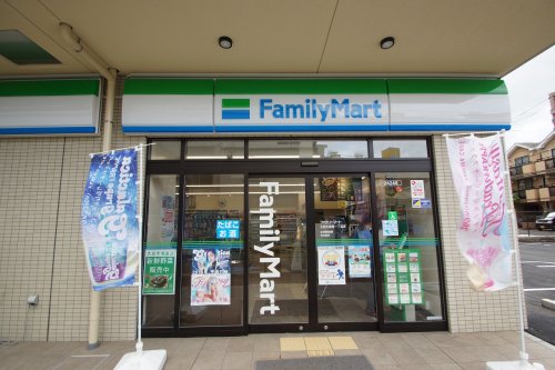 コンビニ　ファミリーマート 大田大森西一丁目店（コンビニ）まで490m
