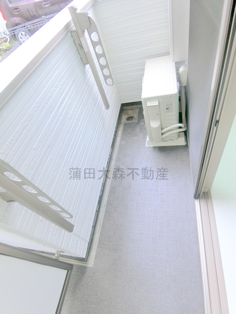 バルコニー　物干し金具付きのバルコニー