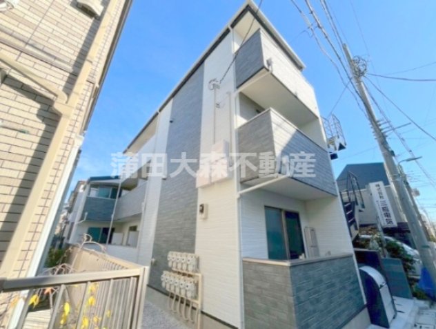 建物外観　2025年10月築　木造地上3階建て総戸数11戸の人気賃貸