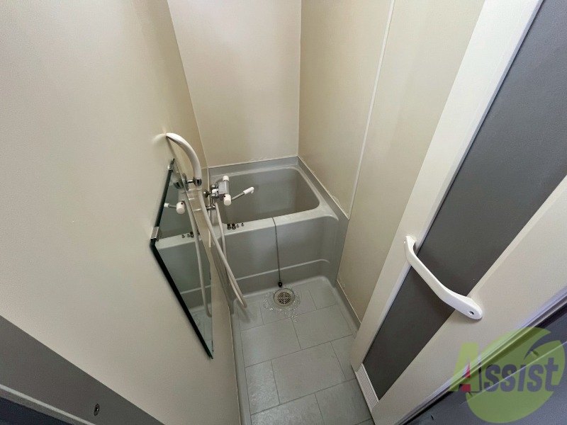 バス・シャワールーム　ユニットバスです。疲れを癒すのに欠かせませんね！