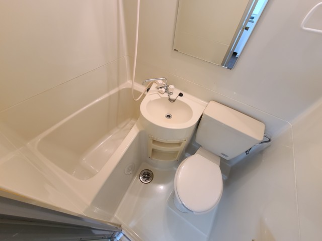 バス・シャワールーム　湯船に浸かりしっかり疲れを癒やしてください