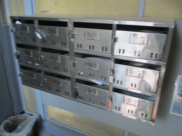 エントランス　集合ポストです