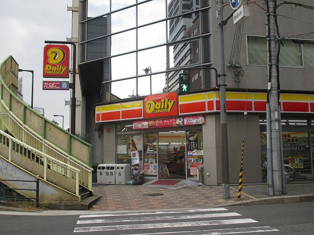 コンビニ　デイリーヤマザキ 西中島5丁目店（コンビニ）まで325m