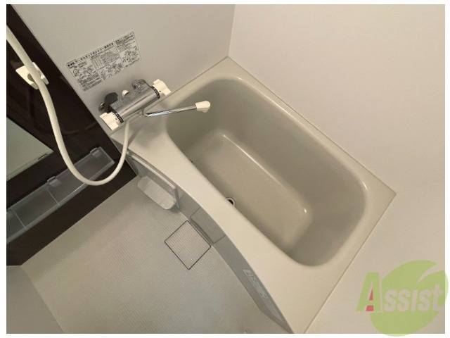 バス・シャワールーム　綺麗な浴室です。１日の疲れを癒すのに最適ですね。