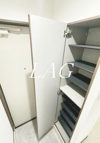 玄関　玄関です。（同仕様設備です）