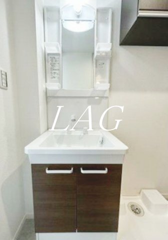 洗面設備　独立洗面台です。（同仕様設備です）