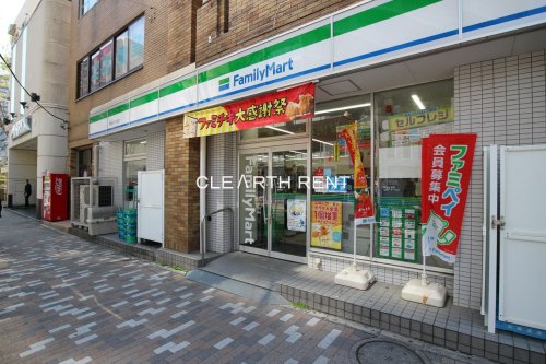 コンビニ　ファミリーマート 豊洲五丁目店（コンビニ）まで830m