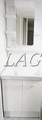 洗面設備　独立洗面台です。