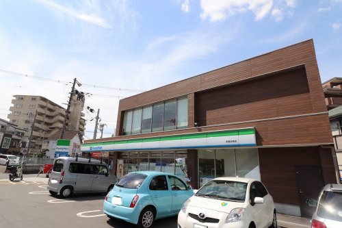 コンビニ　ファミリーマート新喜多東店（コンビニ）まで163m