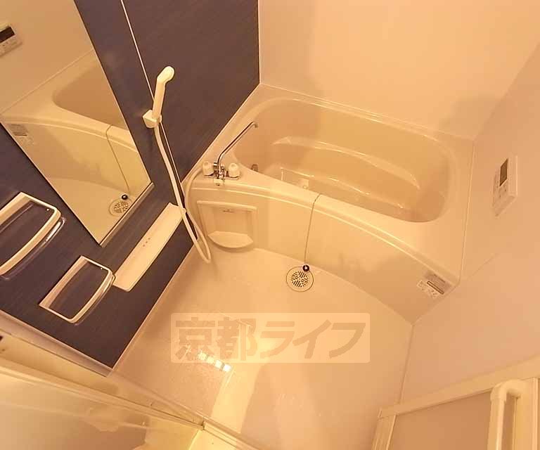 バス・シャワールーム　ゆったり浸かれます。