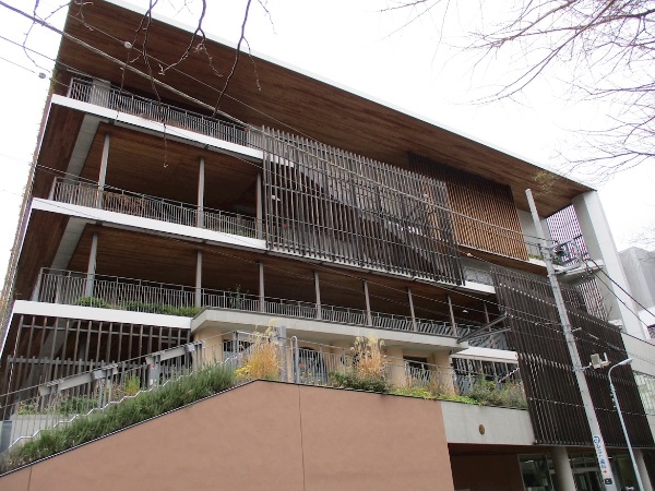 小学校　中央区立中央小学校（小学校）まで767m