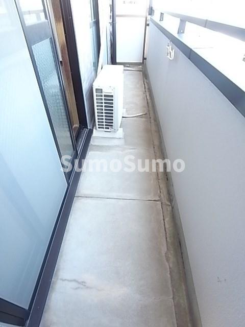 バルコニー　外からの目が気にならないバルコニーで洗濯物が干せます