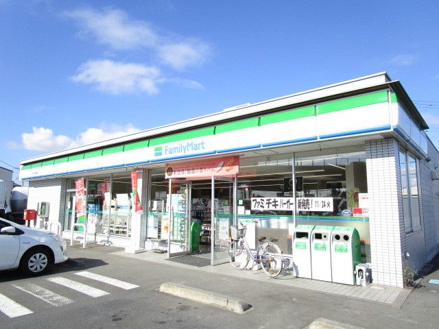 コンビニ　ファミリーマート稲田店（コンビニ）まで800m