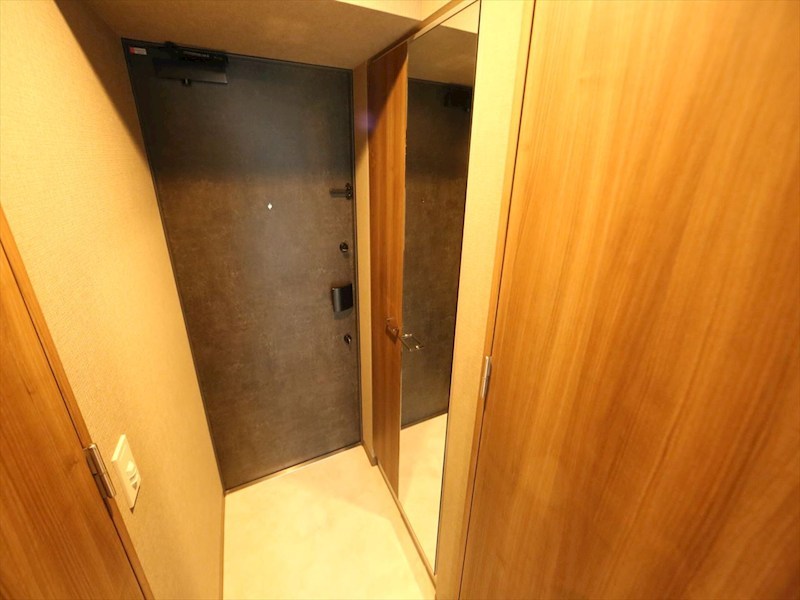 玄関　玄関　シューズボックス付（収納充実してます）