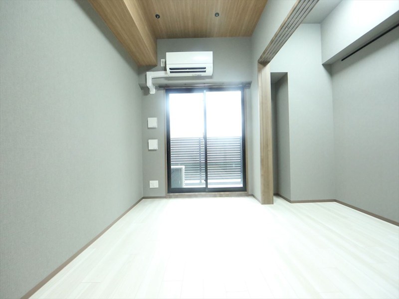 バルコニー　ＬＤＫ8.2帖　洋室2.5帖　エアコン完備　バルコニー