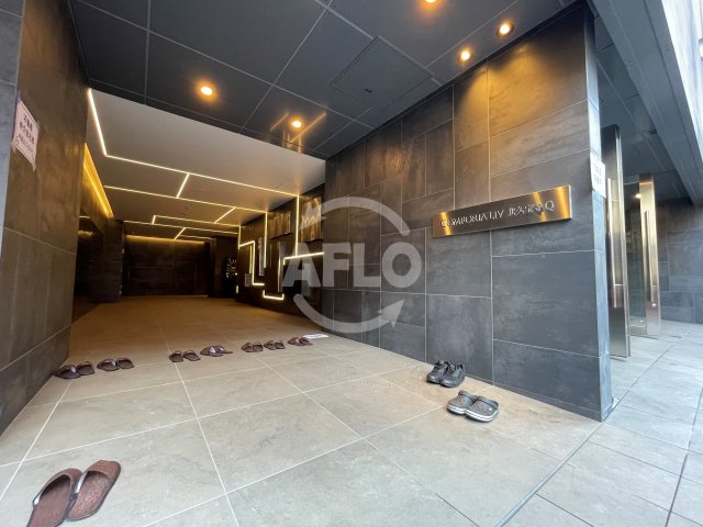 エントランス　コンフォリア・リヴ北久宝寺Q　エントランス