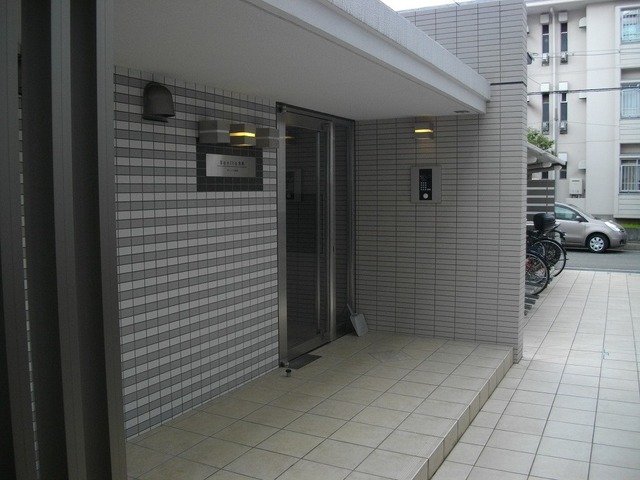 エントランス　建物の内部です