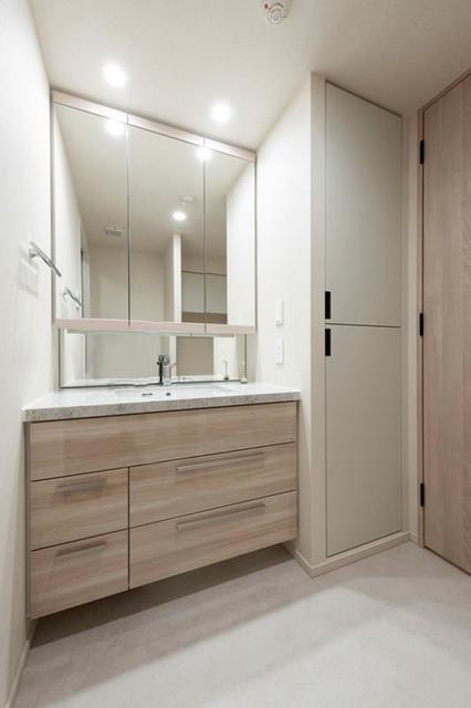 洗面設備　※写真は同タイプ住戸です。