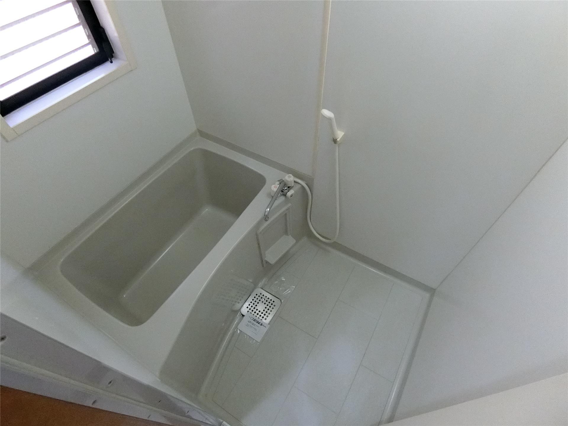 バス・シャワールーム　いつでも入浴できるシャワー付きのバスルーム♪