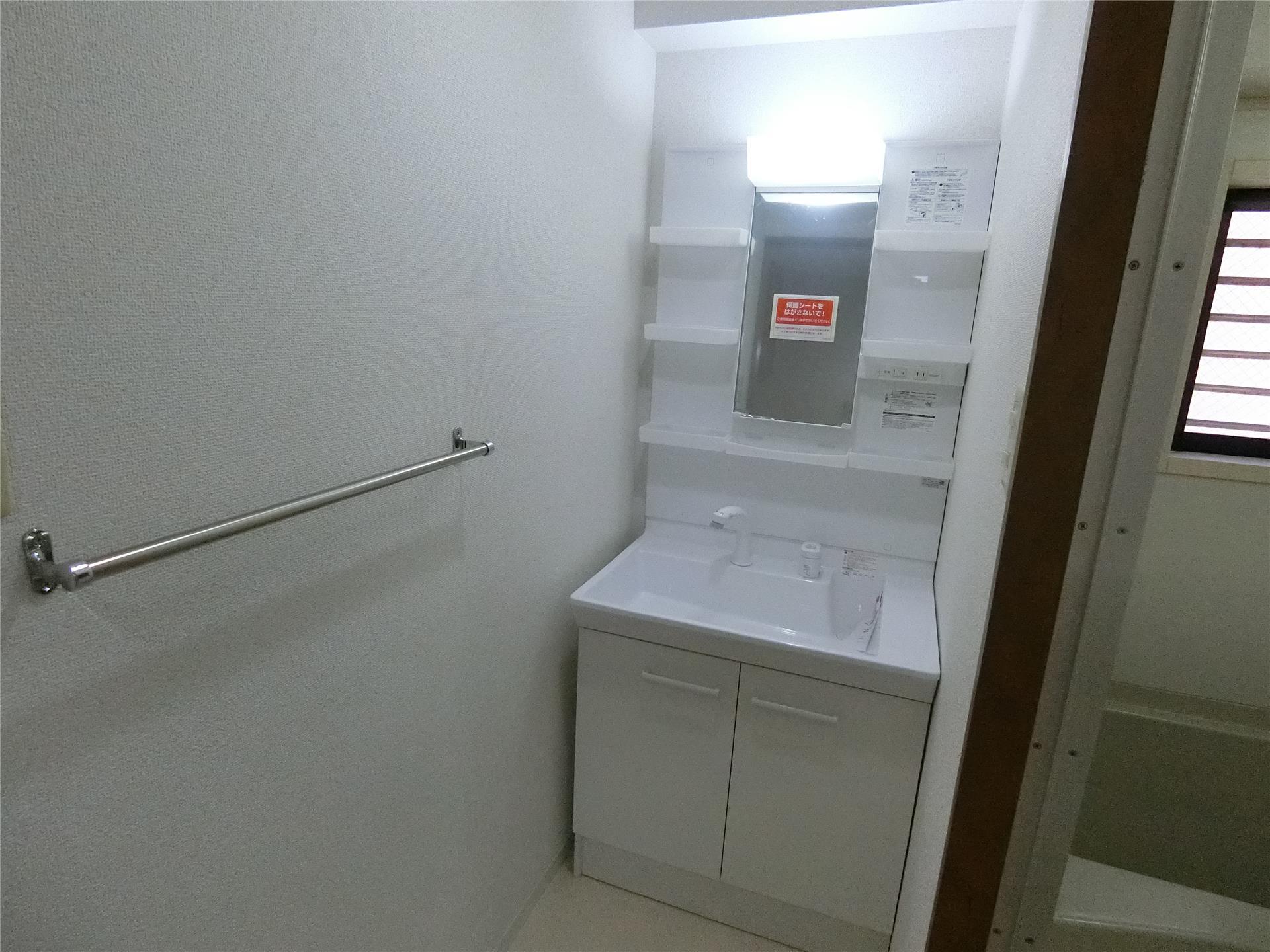 洗面設備　収納棚付きのシャンプードレッサー♪