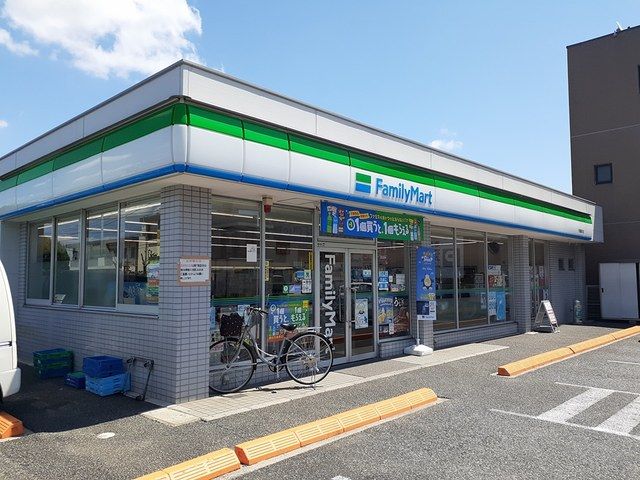 コンビニ　ファミリーマート千葉鶴沢（コンビニ）まで113m