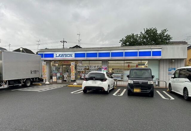 コンビニ　ローソン（コンビニ）まで500m