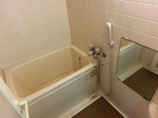 バス・シャワールーム　★清潔感のあるバスルームです★