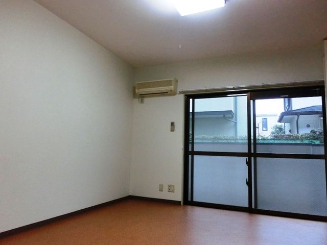 居室・リビング　★開放的な洋室8.1帖です★