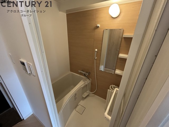 バス・シャワールーム　シンプルで機能的なユニットバス！