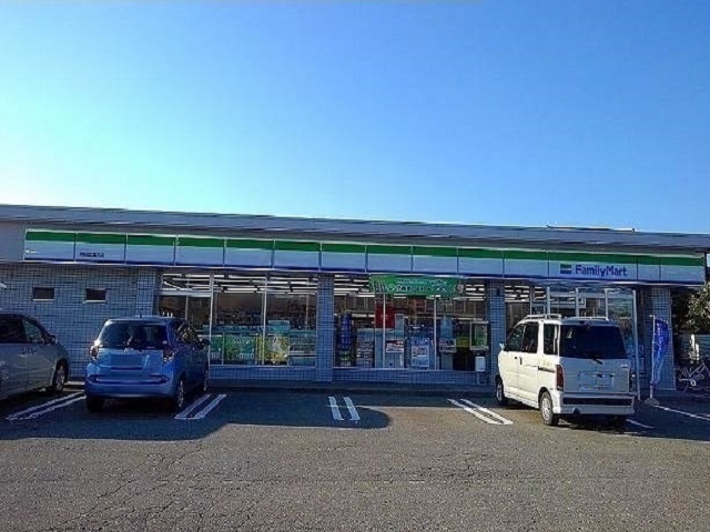 コンビニ　ファミリーマート　広面北店（コンビニ）まで1200m