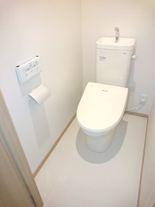 トイレ　※こちらの写真は他部屋参考写真です