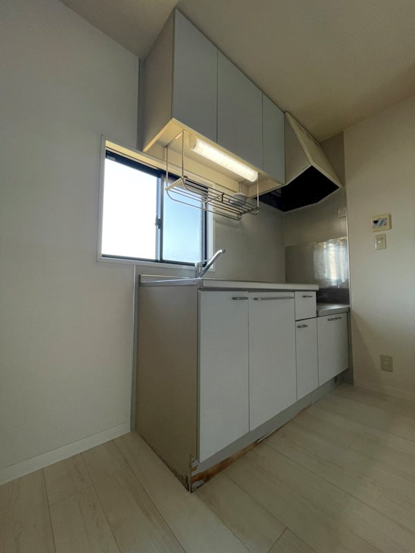 キッチン　キッチンには窓が付いています！