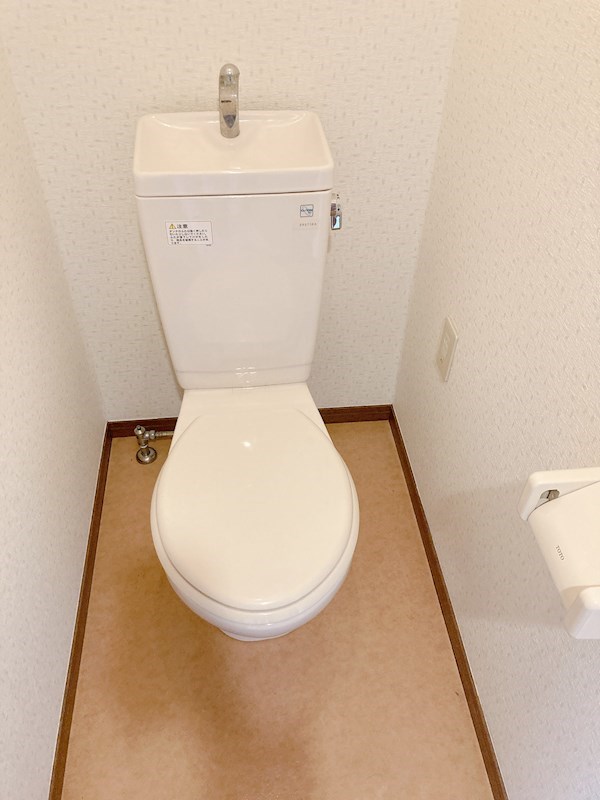 トイレ　※参考写真　反転タイプ