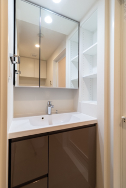 洗面設備　※写真は同タイプ住戸です。