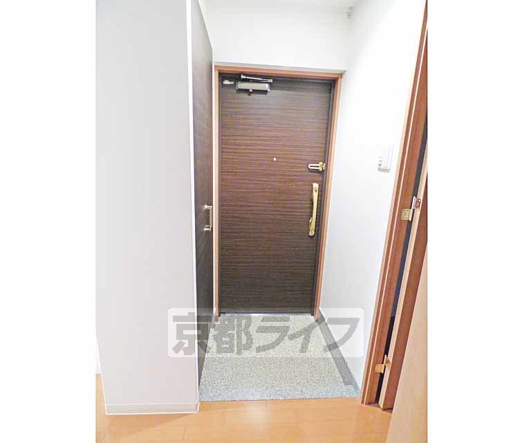 玄関　広々とした玄関です。