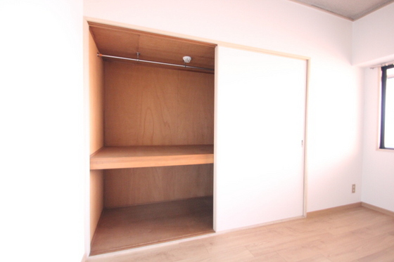 収納　※別号室の写真です。