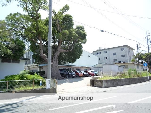 小学校　芳川小学校（小学校）まで741m