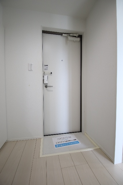 玄関　※別室の参考写真の為、現況優先です。