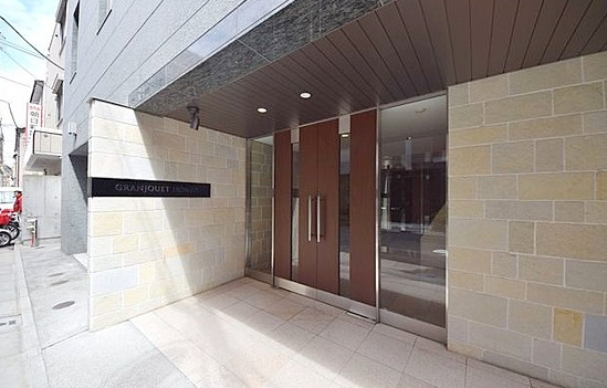 エントランス　グランジュエ本所