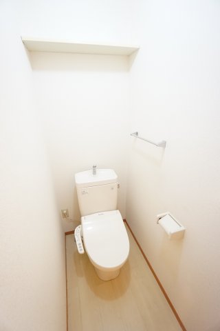 トイレ　※同物件・同タイプの写真です。
