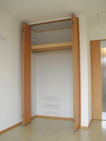 収納　高さのあるクロゼット　収納力たっぷり