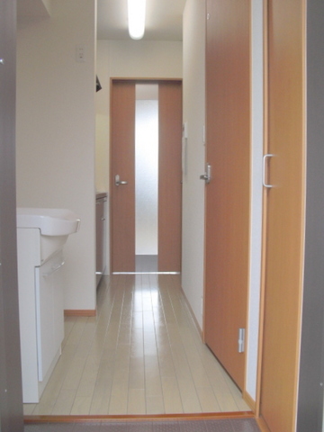 玄関　玄関からキッチン