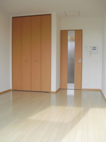 その他部屋・スペース　フローリングのゆったり洋室７．８帖